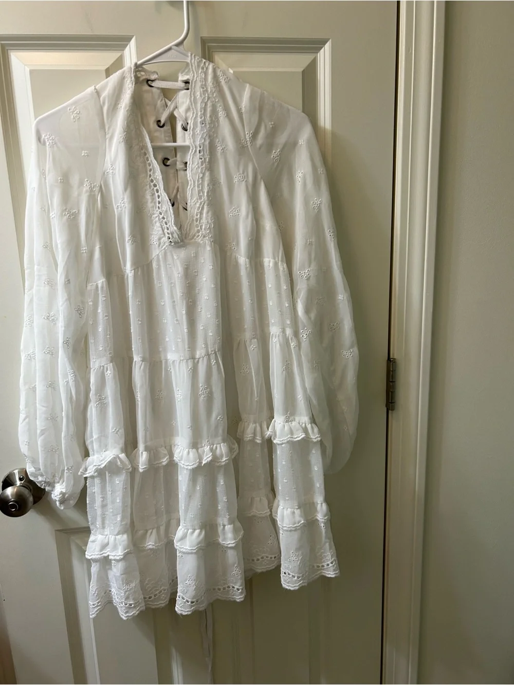 ASOS White Tiered Eyelet V-Neck Midi Dress Size 6 (Stock pic) - Picture 4 of 5